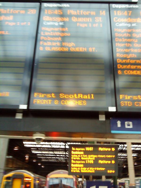 8 coaches: 1645 Waverley to Queen St. Friday 29th October, an 8 car if the departure boards are to be believed Photo of 8 coaches