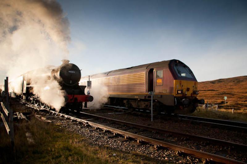 67011 and 44871 at Corrour: 67011 arrives with the sleeper at Corrour where somebody has thoughtfully put the kettle on. 16th October 2010 Photo of 67011 and 44871 at Corrour