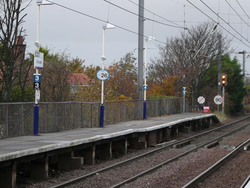 Multi-coloured Car Stop signs at Barassie: Barassie station has been fitted out with Class 380 3 Car stop signs in blue and black, along with 4, 6 and 7 Car stop signs in blue. Photo of Multi-coloured Car Stop signs at Barassie