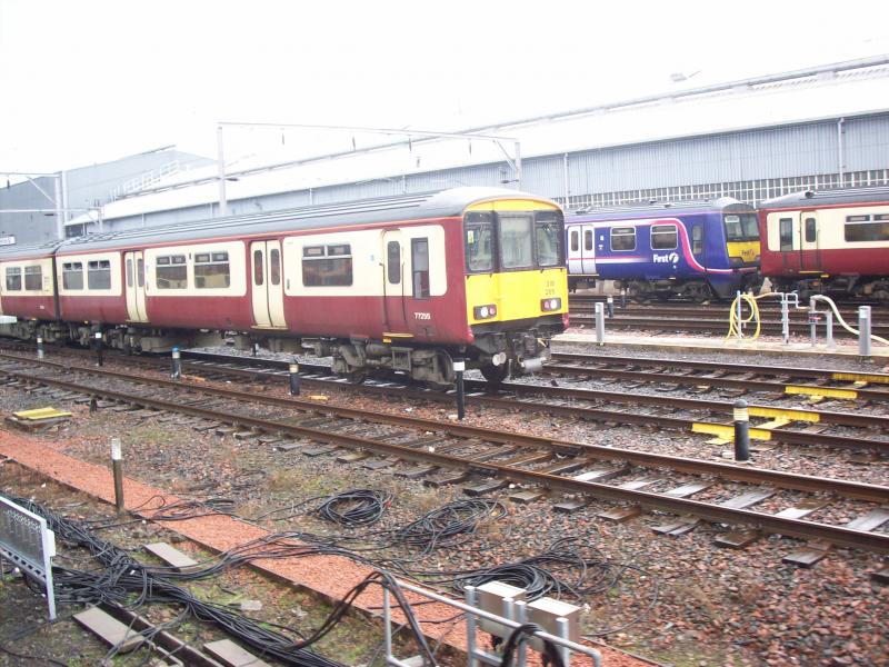 Broken 322: 322485 sits in the yard at Shields Depot on 6th November 2010, awaiting attention Photo of Broken 322
