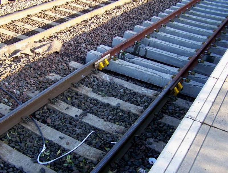 Prestonpans new sleepers: new design of sleeper in use at Prestonpans Photo of Prestonpans new sleepers