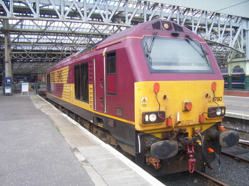 67012: 67012 at the east end of Edinburgh Waverley used for the Caladonian Sleeper. Photo of 67012