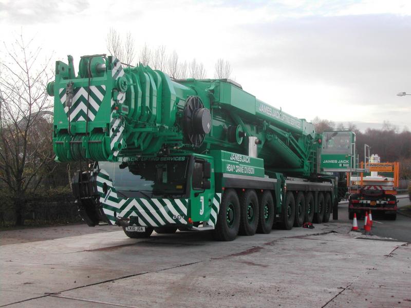 Managed to catch to crane this week: It comes complete with an escort van and three ballast trucks in the convoy. Photo of Managed to catch to crane this week