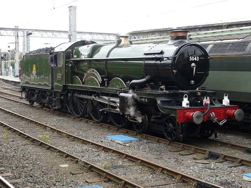 5043 Earl of Mount Edgcumbe: Ex GWR Castle class 4-6-0 5043 Earl of Mount Edgcumbe about to go off to turn south of Carlisle with The Pride of Swindon railtour on 16th October 2010 Photo of 5043 Earl of Mount Edgcumbe