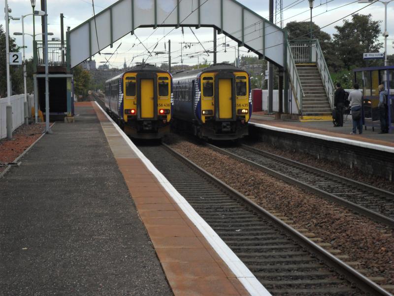 156436 & 156435 at Slateford: 156436 & 156435 sit at Slateford heading in opposite directions. Photo of 156436 & 156435 at Slateford