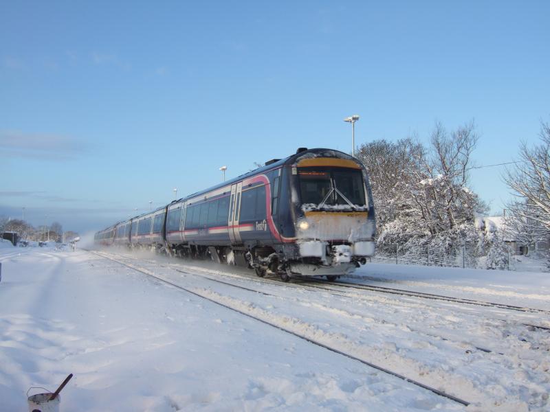 An E&G service passes Greenhill Upper: An E&G service passes Greenhill Upper Photo of An E&G service passes Greenhill Upper