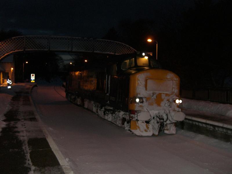 37423 Helmsdale: Photo of 37423 Helmsdale