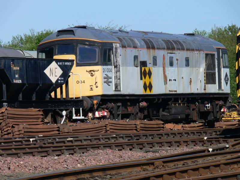 Photo of 26004 awaiting restoration at Bo'ness