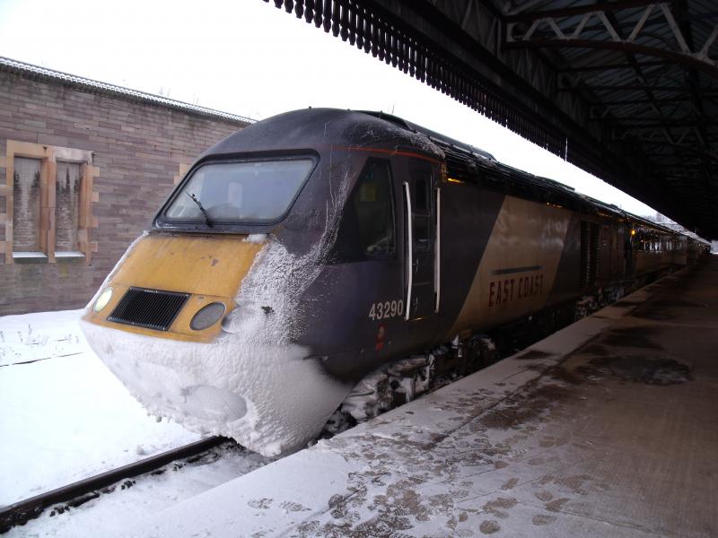 Snowy HST: Snow covered 43290 at Perth on the 1E12 Highland Chieftian on 20/12/10 Photo of Snowy HST