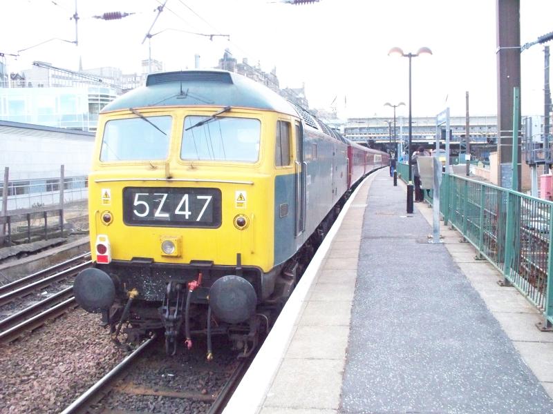 47270 'Swift' sits on the rear of 1Z71 in Waverley on 18/12/10: Photo of 47270 'Swift' sits on the rear of 1Z71 in Waverley on 18/12/10