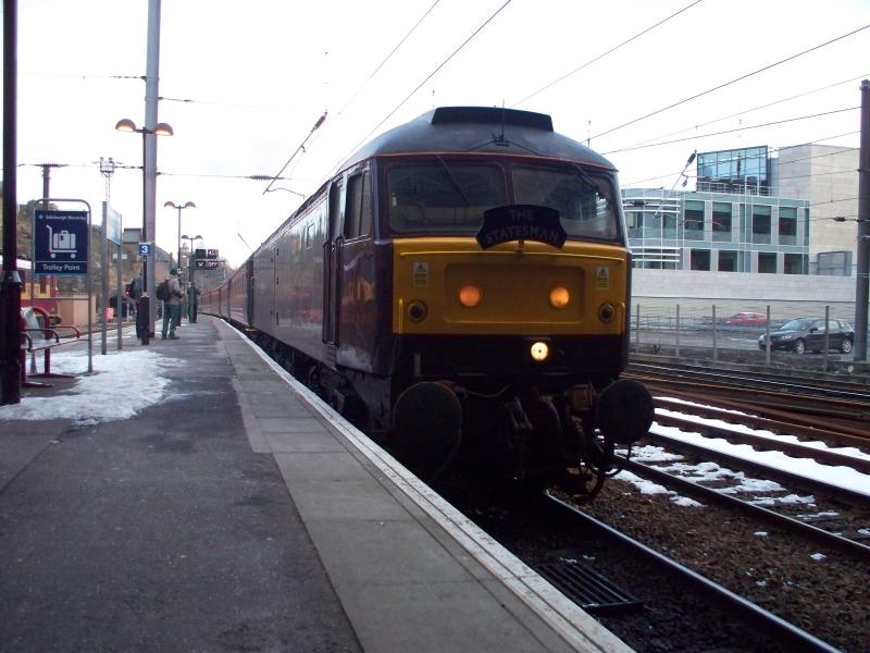 Newly painted 47851 arrives in Waverley with a charter from Leicester: Photo of Newly painted 47851 arrives in Waverley with a charter from Leicester
