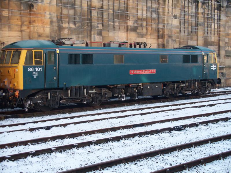 86101 at Carlisle on 21/12/10: Photo of 86101 at Carlisle on 21/12/10