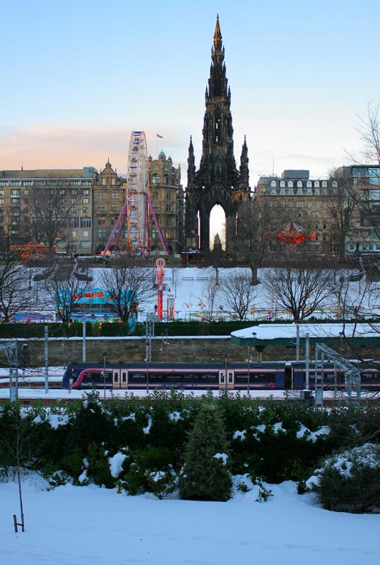 Xmas Turbo: An UID 170 stands under Edinburgh's Winter Gardens on 04.12.10, while awaiting it's next departure from Waverley station. Photo of Xmas Turbo