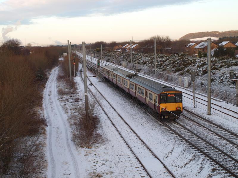 Troon - 24-12-2010 (11).JPG: 318259 heads away towards Barassie with the 14.43 Ayr to Glasgow Central train. Photo of Troon - 24-12-2010 (11).JPG