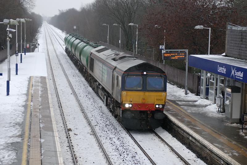66425 on the 6D50 via the E&G: 66425 on the 6D50 via the E&G on the 4D50 path instead of the usual path via Cumbernauld. Thanks for the gen and updates. Photo of 66425 on the 6D50 via the E&G
