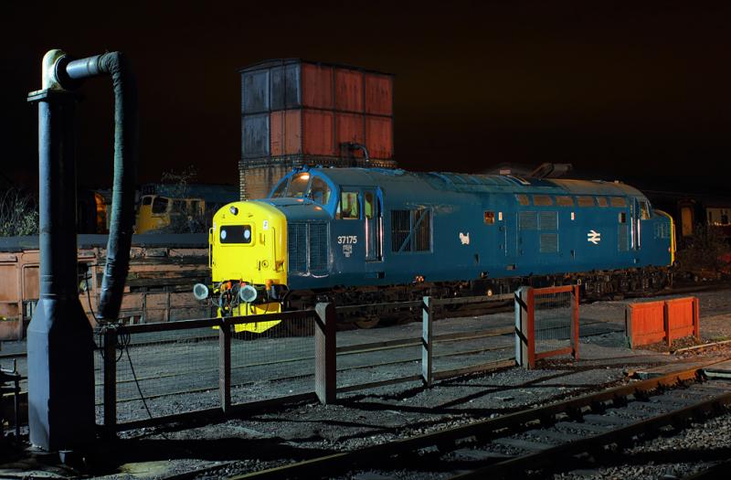 37175 Processed: A processed version of 37175 during the evening photo charter at Bo'Ness on 02.01.11. Photo of 37175 Processed