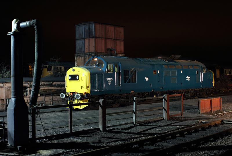 37175 Unprocessed: An processed version of 37175 at Bo'Ness night charter on 02.01.11 Photo of 37175 Unprocessed