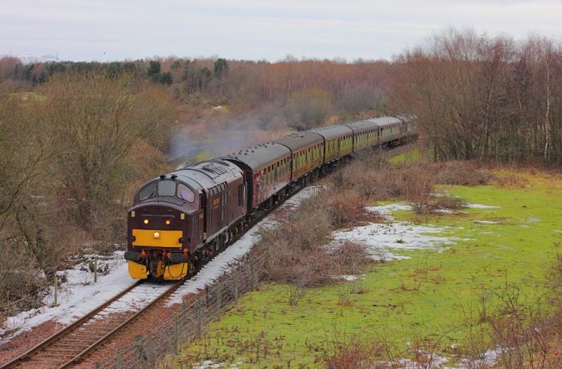 37685 Processed: A processed version of 37685 at Snabs Bridge during the Bo'ness Class 37 Gala on 02.01.11. Photo of 37685 Processed