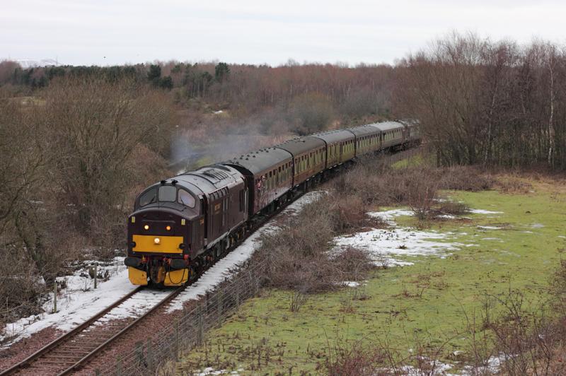 37685 Unprocessed: An unprocessed version of 37685 at Snabs Bridge during the Bo'Ness Class 37 Gala on 02.01.11. Photo of 37685 Unprocessed