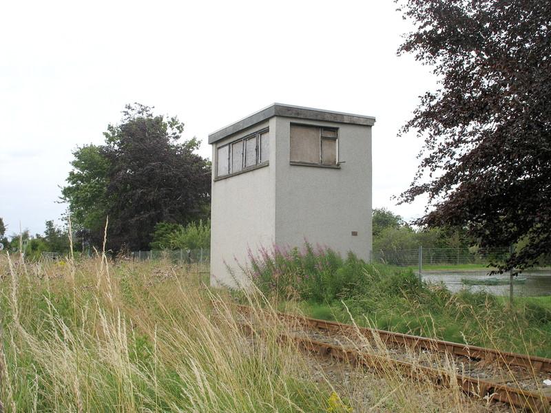Dingwall box: What remains of the signal box between the crossings at Dingwall. Photo of Dingwall box