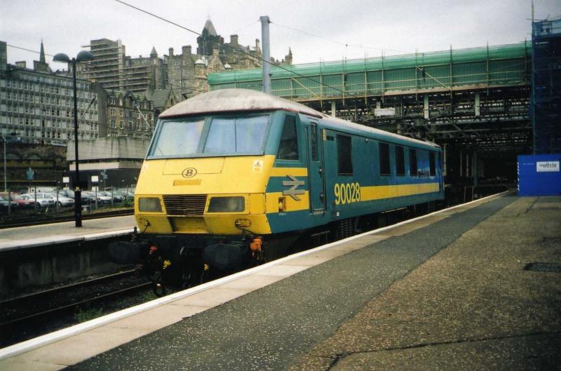 90028: 90028 at Edinburgh Photo of 90028