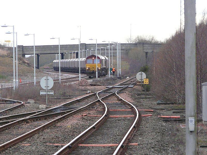 66041 on 4S92 at Kilmarnock 26-1-11: DBS 66041 waits in Killie LL after running round for journey to Greenburn from Drax PS at 09.29 on 26-1-11. It eventually moved off at 10.19. Photo of 66041 on 4S92 at Kilmarnock 26-1-11