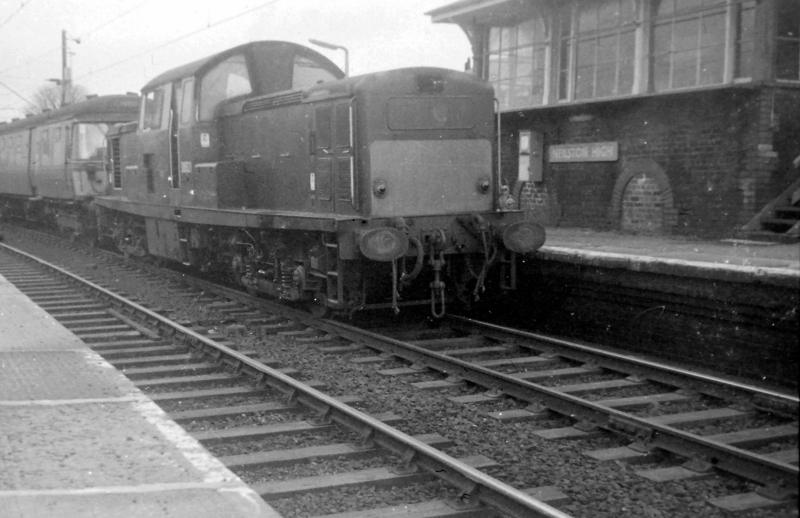 Clayton at Neilston: Clayton at Neilston to haul a damaged electric set
April 1968 Photo of Clayton at Neilston