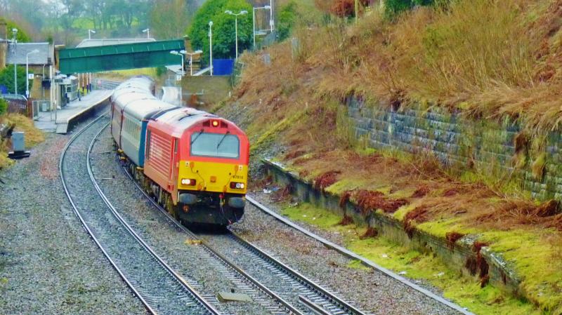 Millerhill - Perth Coach Cleaning Train: 5L25 Coach Cleaning to Perth with 67018 leading, six coaches, and, 67023 on the rear,passing Polmont Station. Photo of Millerhill - Perth Coach Cleaning Train