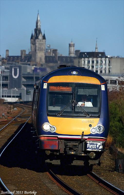 Aberdeen: 170455 is leaving Aberdeen. Photo of Aberdeen