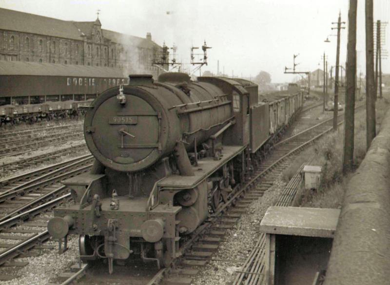 90515 At Larbert North: 90515 with a coal train waits at Larbert North. Photo copyright J. Welsh. Photo of 90515 At Larbert North