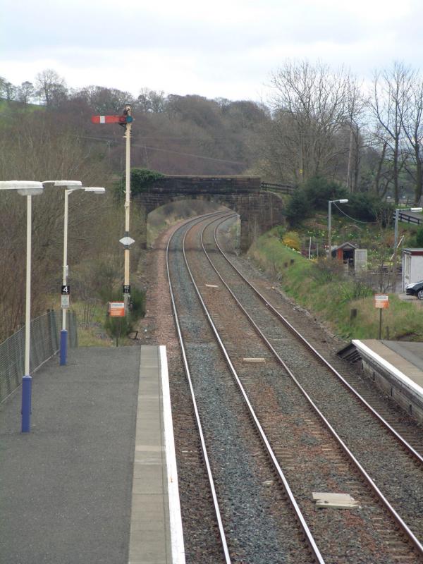 KC 11 UP PLAT STARTER.jpg: Kirkconnel stn looking South from station footbridge Photo of KC 11 UP PLAT STARTER.jpg