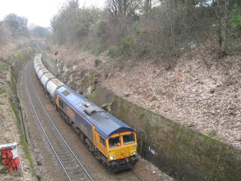 Mud oil at Myreside Cutting : 66713 on Thurs March 3 at 1116hours . Photo of Mud oil at Myreside Cutting