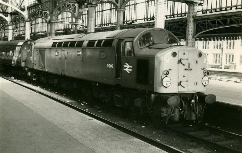 days gone by: D207 at Glasgow Central Photo of days gone by