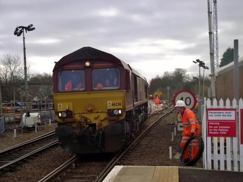 66238.JPG: 66238 runs through new pointwork towards dalmeny to couple onto ballast wagons Photo of 66238.JPG