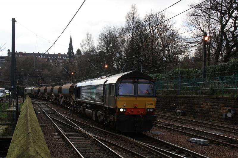 6K99 in Princes St. Gardens: 66432 leads 66433 on 6K99 Mossend to Haymarket passing through Princes St. Gardens before reversing in Waverley. Photo of 6K99 in Princes St. Gardens