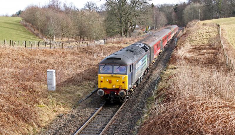 47712 at Kingswood: 47712 at my local spot, Kingswood working 5Z72 Perth - Inverness on 9/3/11 Photo of 47712 at Kingswood