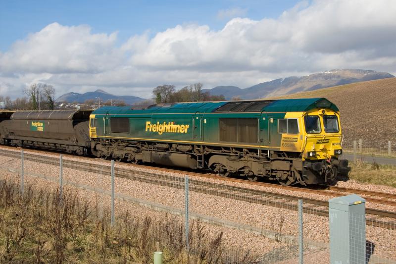 66598 6G05 in Alloa loop: 66598 6G05 Ravenstruther - Longannet waits for access into Longannet power station in Alloa loop 19/03/2011 Photo of 66598 6G05 in Alloa loop
