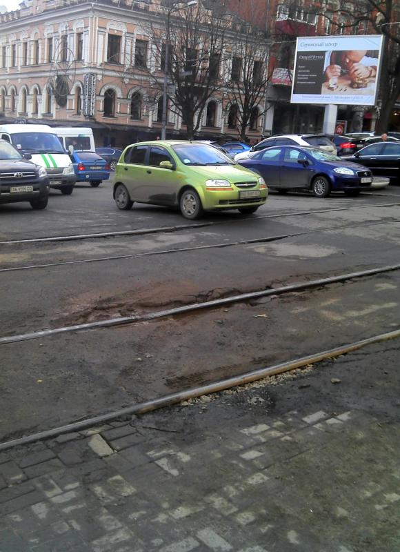 Tram lines in Dnipropetrovsk: It's a wonder that the trams stay on the track in this southern Ukrainian city... Photo of Tram lines in Dnipropetrovsk