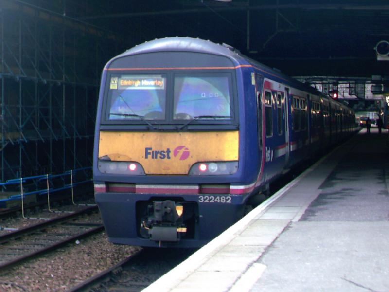 322 at waverley: 322 at waverley with a service from north berwick Photo of 322 at waverley