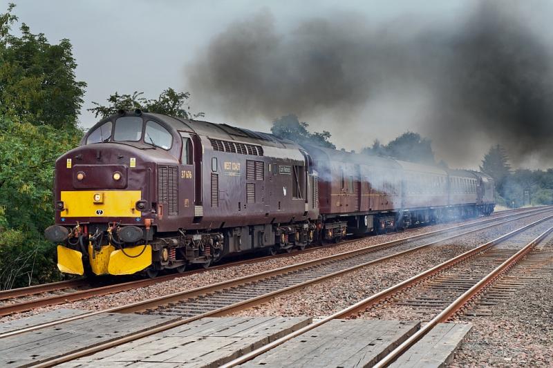 Extreme clag #1: 37676 erupts and darkens the (already dull) sky as it leaves Linlithgow loop with a train for Carnforth Photo of Extreme clag #1
