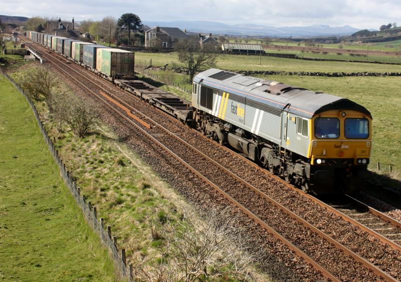 66301.JPG: 4A13 at forteviot Photo of 66301.JPG