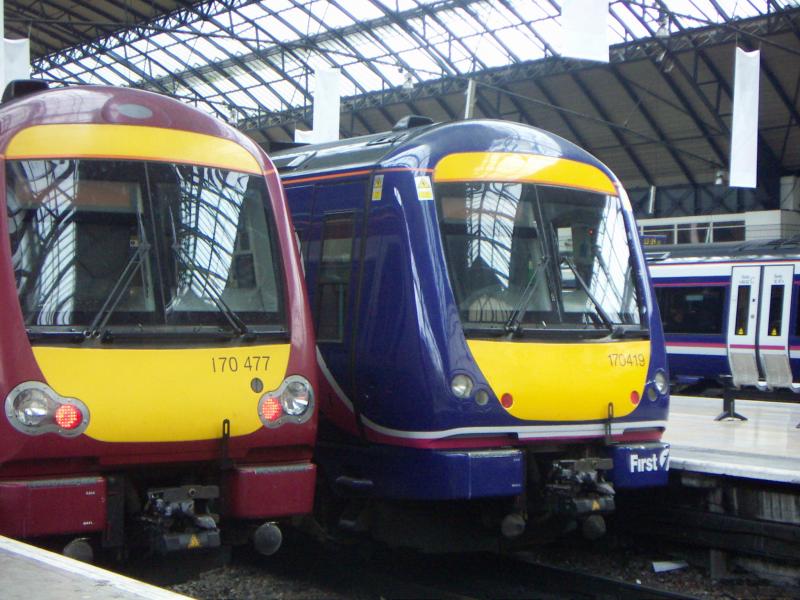 170477 + 170419 at Glasgow Queen Street: Photo of 170477 + 170419 at Glasgow Queen Street