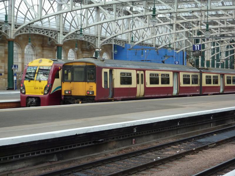 318254: 318254, 334019 at Glasgow Central, 7 March 2011. Photo of 318254