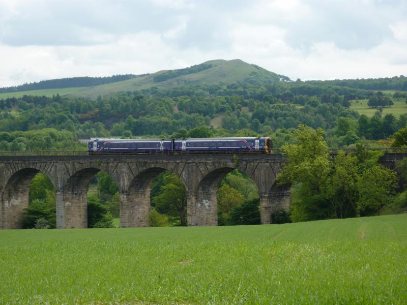 158715: 158715 Linlithgow Viaduct 29.05.2010 Photo of 158715