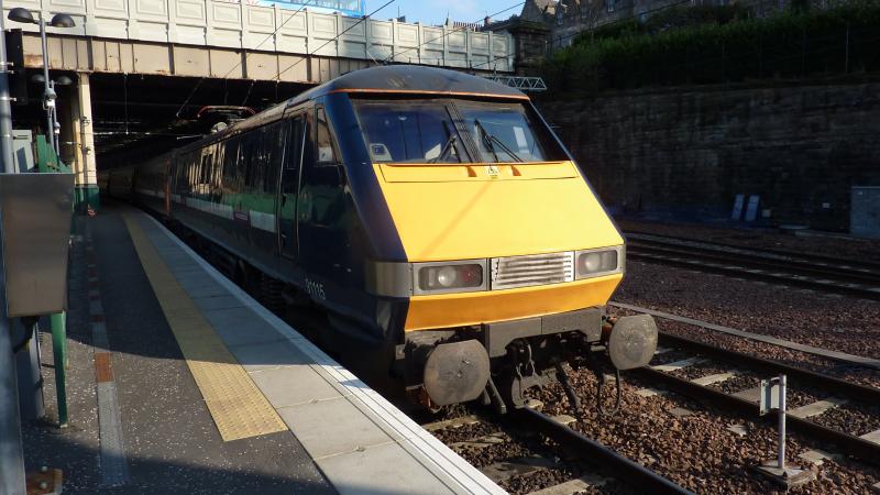 91115: 91115 Edinburgh Waverly. 7 March 2011. Photo of 91115