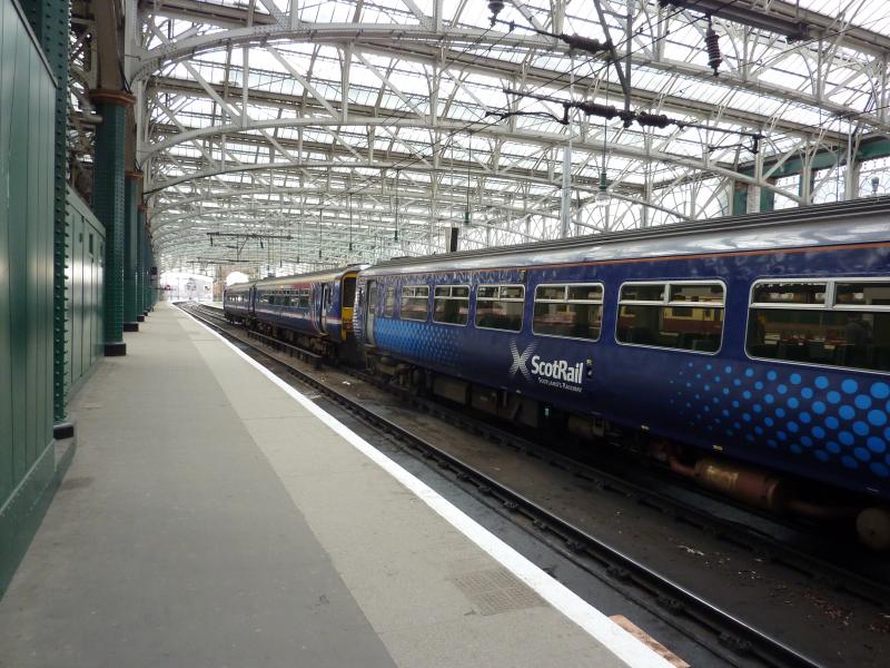 Class 156: two Scotrail Class 156 at Glasgow Central. Photo of Class 156