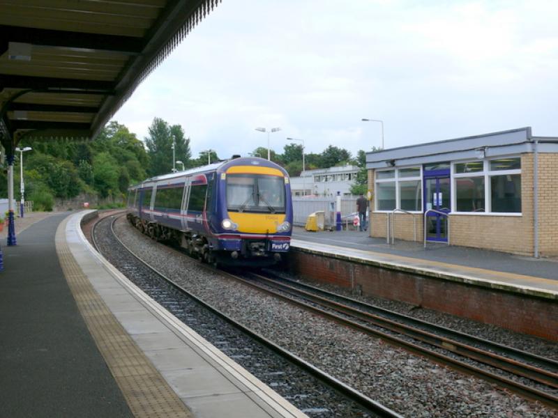 170.454: Turbostar waiting at Dunfermline Town. Photo of 170.454