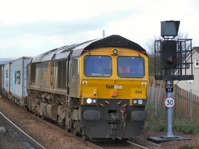 66434 with 4N76 at Camelon.: 66434 with 4N76 at Camelon. Photo of 66434 with 4N76 at Camelon.