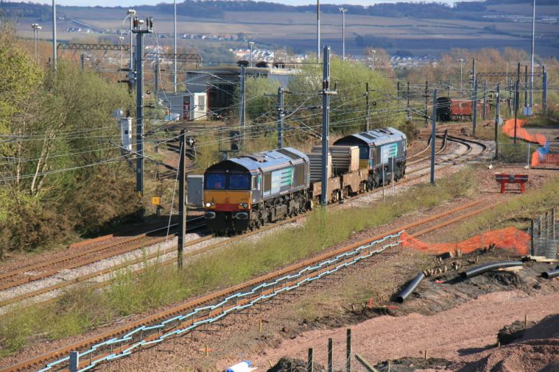 IMG_5431_1.jpg: 66417 leading 66424 on 6M50 15.07 Torness to Carlisle leaving Millerhill on 12/04/2011. Photo of IMG_5431_1.jpg