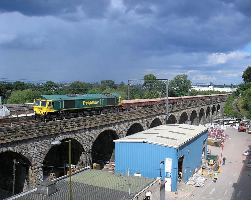 66583 6P30: 66583 crosses Slateford Viaduct on 24.07.07, while working the 6P30 Millerhill - Carlisle loaded ballast. Photo of 66583 6P30